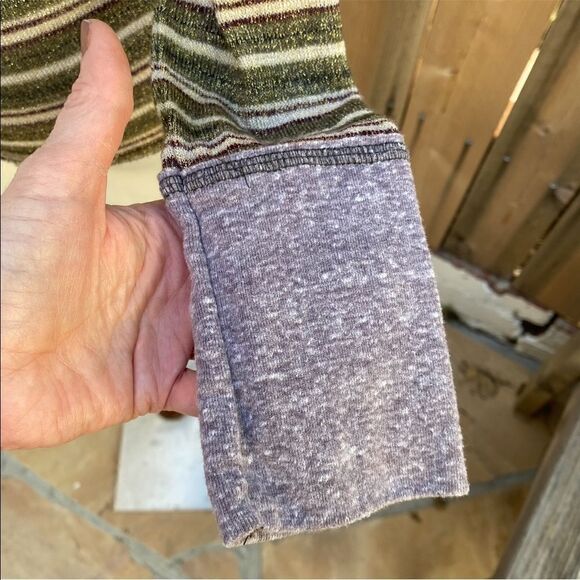 We the free metallic thread striped long sleeve lightweight top size medium - Picture 7 of 10